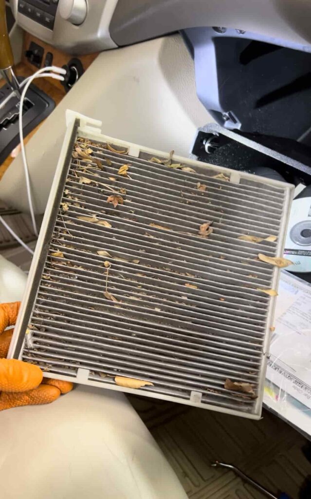 DIRTY CABIN AIR FILTER GLOVE BOX