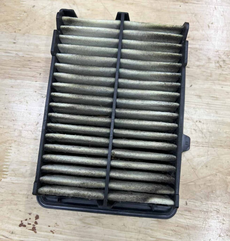 DIRTY ENGINE AIR FILTER