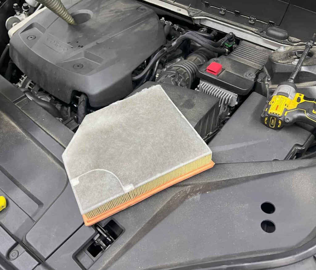 ENGINE AIR FILTER